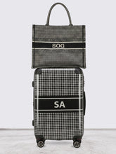 The Monochrome Travel Duo